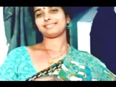 బస్టీ క్లీనింగ్ లేడీ పరిపక్వమైన వ్యక్తి యొక్క వృద్ధాప్య వీనర్‌ను దెబ్బతీస్తుంది
